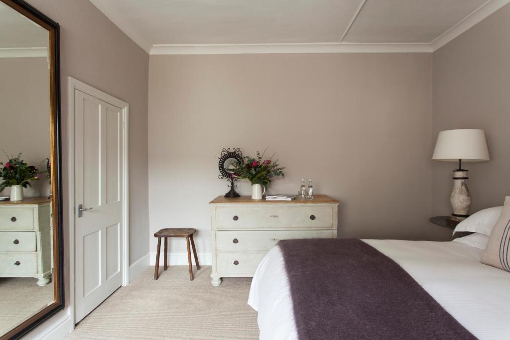 The Lion Inn Winchcombe Room photo